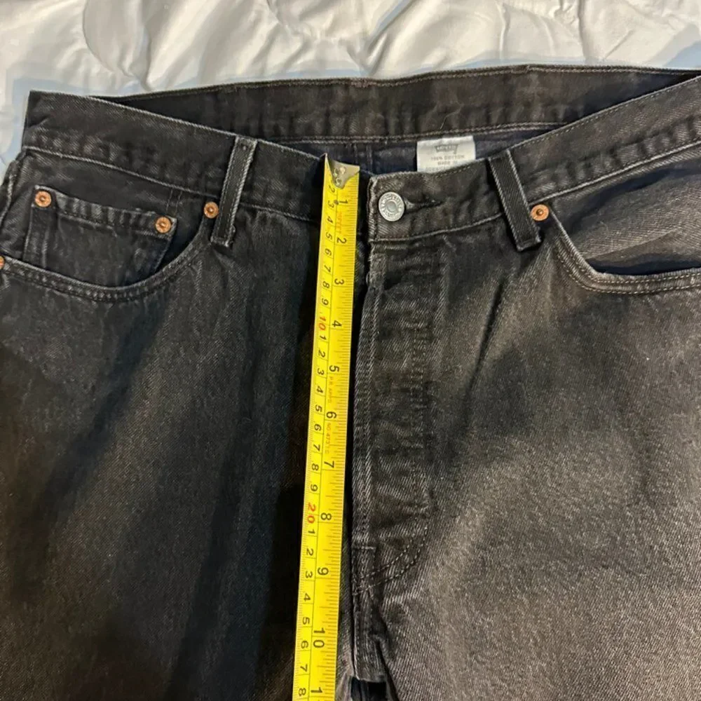 Levis black 501 Shorts for men Waist :38, Inseam 17 inches